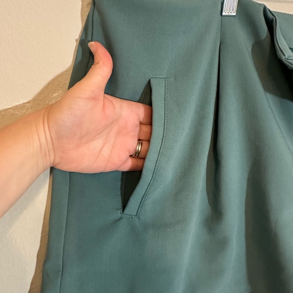 A New Day Women’s High Rise Tailored Green Shorts size 18 - Picture 6 of 10